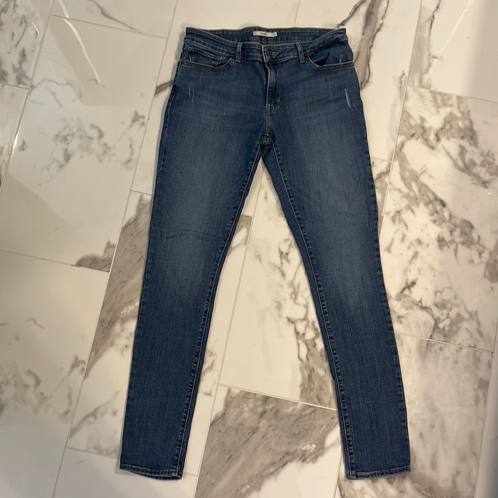 Levi’s 711 Skinny Jeans